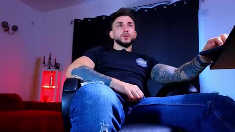 Snapshot of mightyaaron chatting on 09.16.25 MightyAaron online show from 09.16.25