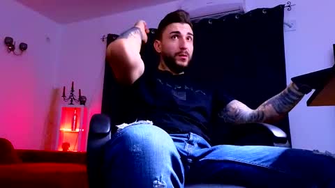 Snapshot of mightyaaron chatting on 09.26.25 MightyAaron online show from 09.26.25