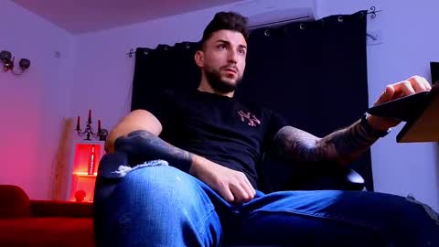 Snapshot of mightyaaron chatting on 10.04.25 MightyAaron online show from 10.04.25