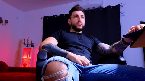 Snapshot of mightyaaron chatting on 10.22.25 MightyAaron online show from 10.22.25