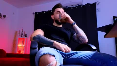 Snapshot of mightyaaron chatting on 10.23.25 MightyAaron online show from 10.23.25