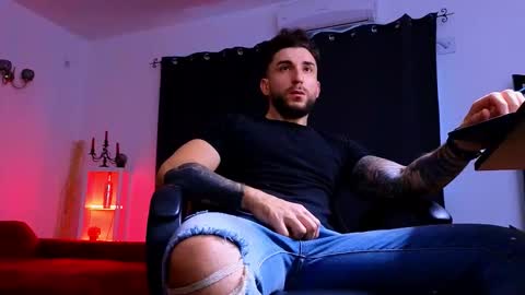 Snapshot of mightyaaron chatting on 11.09.25 MightyAaron online show from 11.09.25