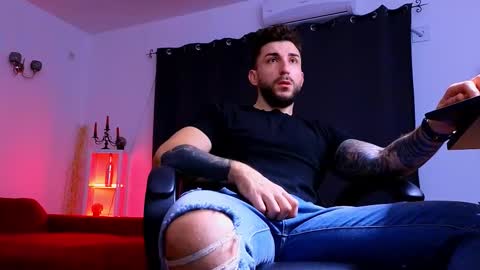 Snapshot of mightyaaron chatting on 11.15.25 MightyAaron online show from 11.15.25