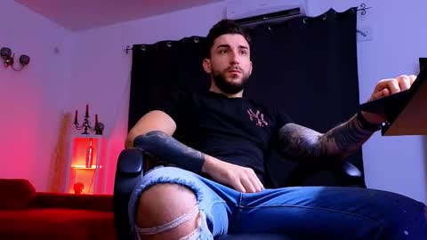 Snapshot of mightyaaron chatting on 12.03.25 MightyAaron online show from 12.03.25