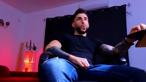 Snapshot of mightyaaron chatting on 12.19.25 MightyAaron online show from 12.19.25