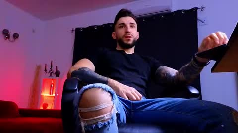 Snapshot of mightyaaron chatting on 12.20.25 MightyAaron online show from 12.20.25