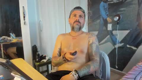 Snapshot of miguel_angeel_ chatting on 05.11.26 Miguel Angel online show from 05.11.26