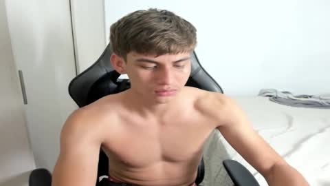 Miguel Hernandez online show from 09.29.25