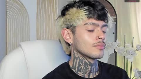 Snapshot of mihailleroy chatting on 12.13.24 MIHAIL LEROY finally independent model online show from 12.13.24