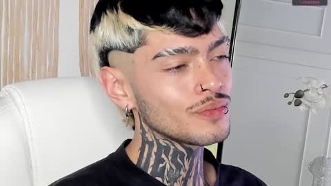 Snapshot of mihailleroy chatting on 12.20.24 MIHAIL LEROY finally independent model online show from 12.20.24