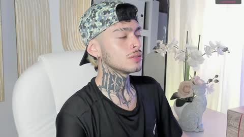 Snapshot of mihailleroy chatting on 12.23.24 MIHAIL LEROY finally independent model online show from 12.23.24