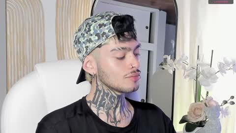 Snapshot of mihailleroy chatting on 12.24.24 MIHAIL LEROY finally independent model online show from 12.24.24