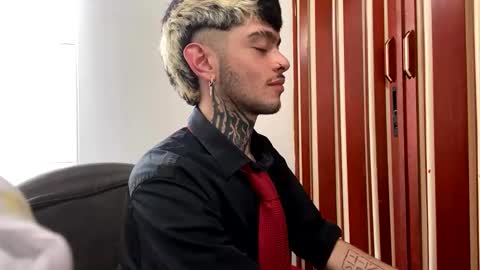 Snapshot of mihailleroy chatting on 12.24.24 MIHAIL LEROY finally independent model online show from 12.24.24