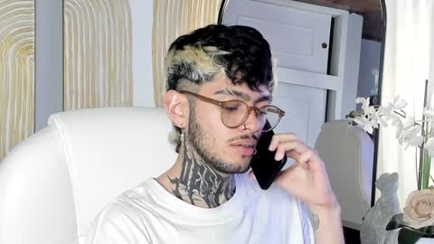 Snapshot of mihailleroy chatting on 12.31.24 MIHAIL LEROY finally independent model online show from 12.31.24