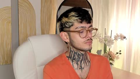 Snapshot of mihailleroy chatting on 01.04.25 MIHAIL LEROY finally independent model online show from 01.04.25