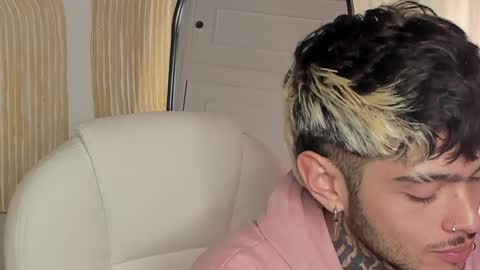 Snapshot of mihailleroy chatting on 01.08.25 MIHAIL LEROY finally independent model online show from 01.08.25