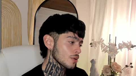 Snapshot of mihailleroy chatting on 01.10.25 MIHAIL LEROY finally independent model online show from 01.10.25