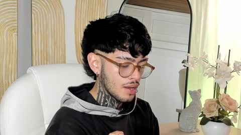 Snapshot of mihailleroy chatting on 01.21.25 MIHAIL LEROY finally independent model online show from 01.21.25