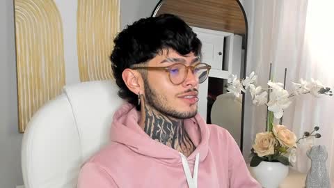 Snapshot of mihailleroy chatting on 01.27.25 MIHAIL LEROY finally independent model online show from 01.27.25