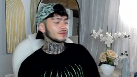 Snapshot of mihailleroy chatting on 01.29.25 MIHAIL LEROY finally independent model online show from 01.29.25