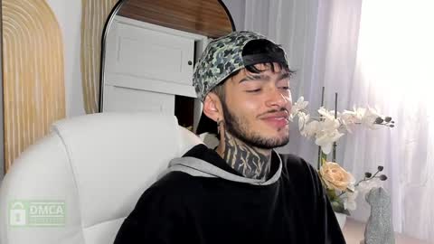 Snapshot of mihailleroy chatting on 01.29.25 MIHAIL LEROY finally independent model online show from 01.29.25