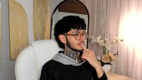 Snapshot of mihailleroy chatting on 02.04.25 MIHAIL LEROY finally independent model online show from 02.04.25