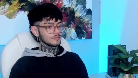 Snapshot of mihailleroy chatting on 02.12.25 MIHAIL LEROY finally independent model online show from 02.12.25