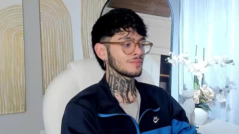 Snapshot of mihailleroy chatting on 02.20.25 MIHAIL LEROY finally independent model online show from 02.20.25