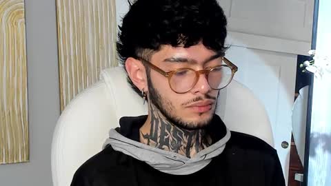 Snapshot of mihailleroy chatting on 02.21.25 MIHAIL LEROY finally independent model online show from 02.21.25