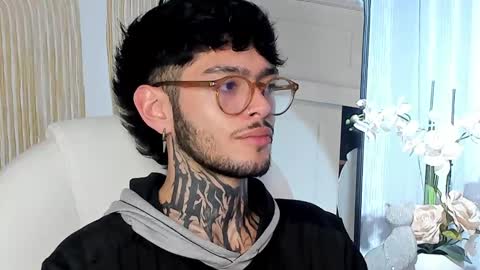 Snapshot of mihailleroy chatting on 02.21.25 MIHAIL LEROY finally independent model online show from 02.21.25