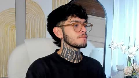 Snapshot of mihailleroy chatting on 02.25.25 MIHAIL LEROY finally independent model online show from 02.25.25