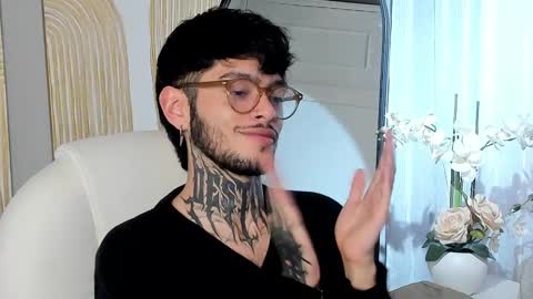 Snapshot of mihailleroy chatting on 02.27.25 MIHAIL LEROY finally independent model online show from 02.27.25