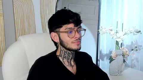 Snapshot of mihailleroy chatting on 02.28.25 MIHAIL LEROY finally independent model online show from 02.28.25