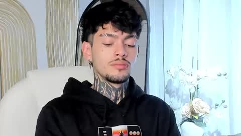 Snapshot of mihailleroy chatting on 03.10.25 MIHAIL LEROY finally independent model online show from 03.10.25