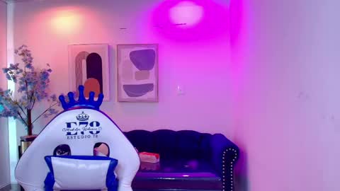 Miia  online show from 04.15.26