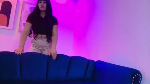 Snapshot of miia__owens chatting on 05.21.26 Miia online show from 05.21.26