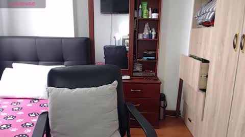 Snapshot of miia_big1boobs chatting on 01.30.25 miia big1boobs online show from 01.30.25