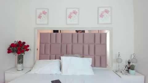 Mia  online show from 02.09.25