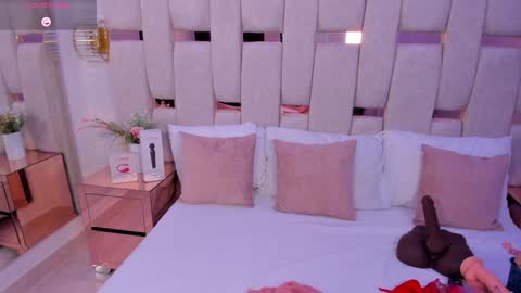 Miia Schwarz  online show from 01.17.25