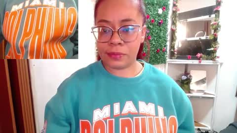 Snapshot of miia_spencer_ chatting on 09.13.25 miia online show from 09.13.25