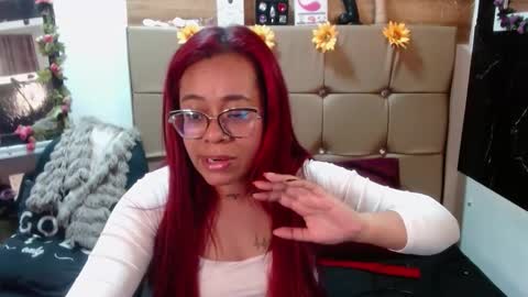 Snapshot of miia_spencer_ chatting on 10.10.25 miia online show from 10.10.25