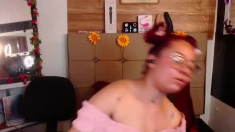 Snapshot of miia_spencer_ chatting on 11.19.25 miia online show from 11.19.25