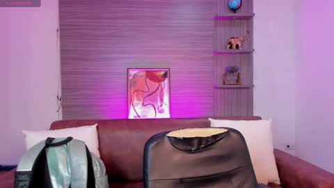 Miia 3 online show from 01.16.25