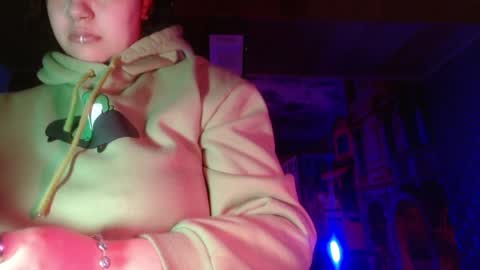 Snapshot of miia_zarate chatting on 01.10.25 Ma - online show from 01.10.25