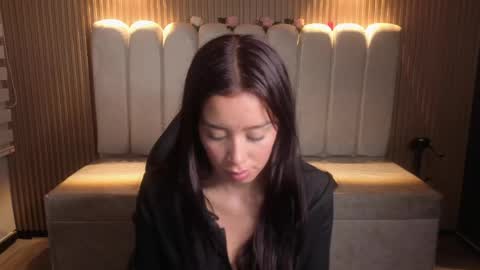 Snapshot of miiaa_evans1 chatting on 04.18.26 miiaa_evans1 online show from 04.18.26