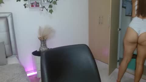 Snapshot of miiaa_k chatting on 04.18.26 miiaa_k online show from 04.18.26