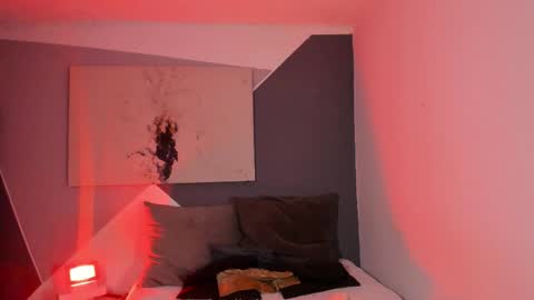 miiaawallace online show from 11.13.25