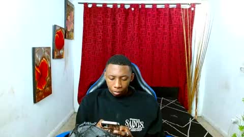 Snapshot of miilo18 chatting on 06.08.26 milo online show from 06.08.26