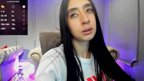 Snapshot of miilu__1 chatting on 01.09.25 miilu online show from 01.09.25