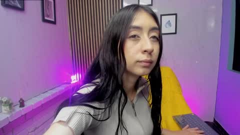 Snapshot of miilu__1 chatting on 09.16.25 miilu online show from 09.16.25